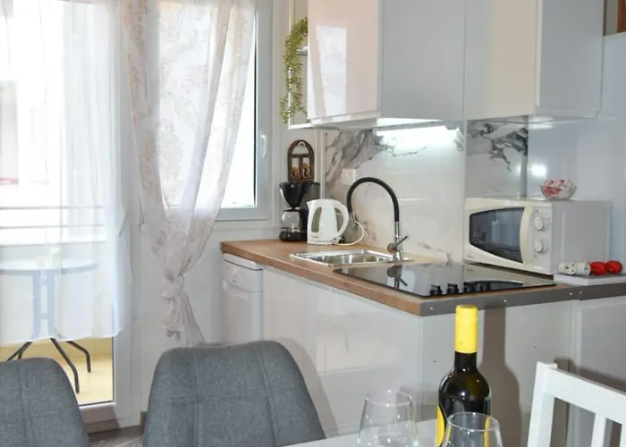 Yelena Rose West Appartement Zadar