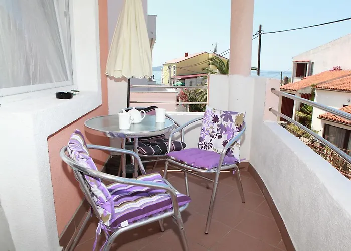Yelena Rose West Appartement *