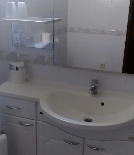 Appartement Yelena Rose West *