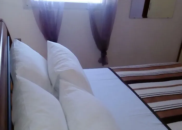 Yelena Rose West * زادار