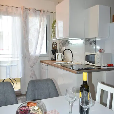 Yelena Rose West Apartment Zadar