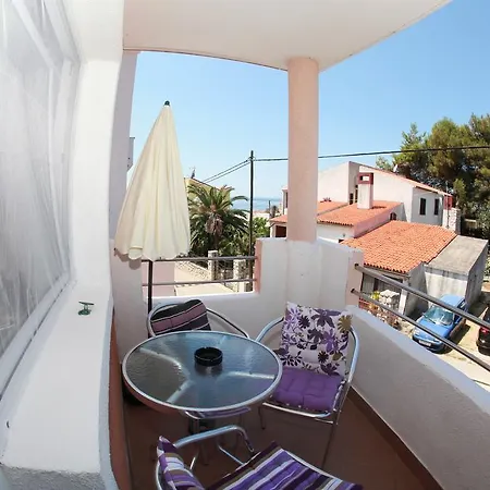 Yelena Rose West Apartment Zadar