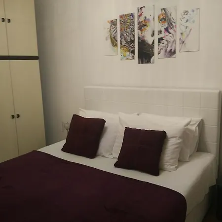 Yelena Rose West Apartment Zadar