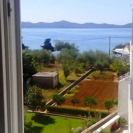 Apartment Yelena Rose West Zadar