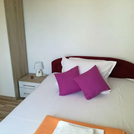 Yelena Rose West Apartment Zadar