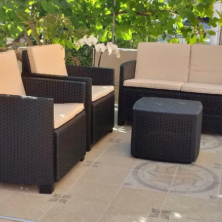 Daire Yelena Rose West